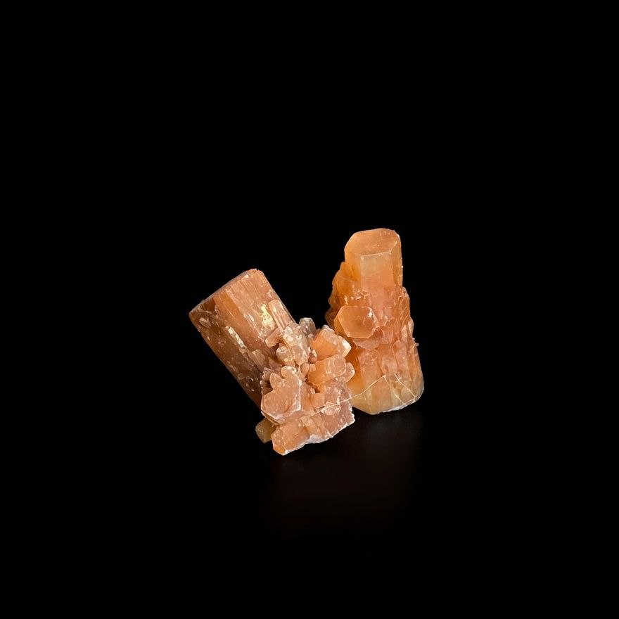 Aragonito (Especimen) – Cristales Naranja Intenso