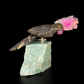 Pájaro Tallado en Jaspe y Ágata Rosa sobre Peana de Aventurina - Pieza Única de Colección